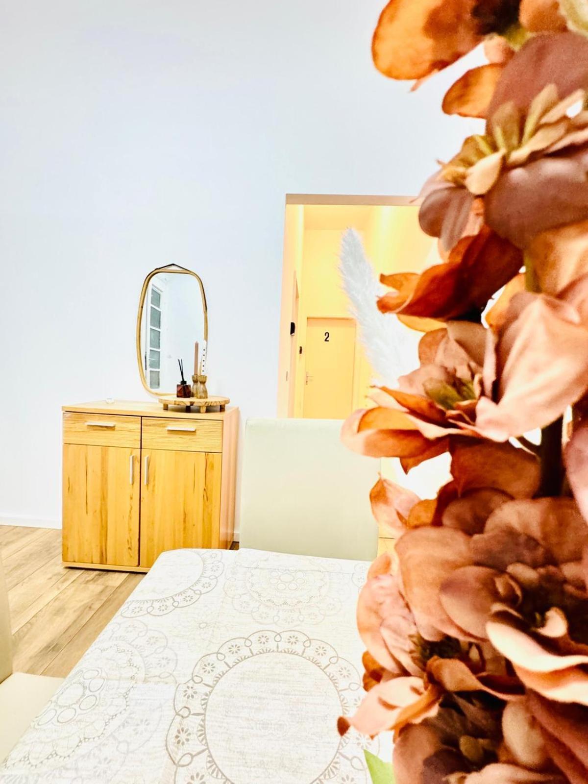9br For 18p, 12min Walk To Augarten