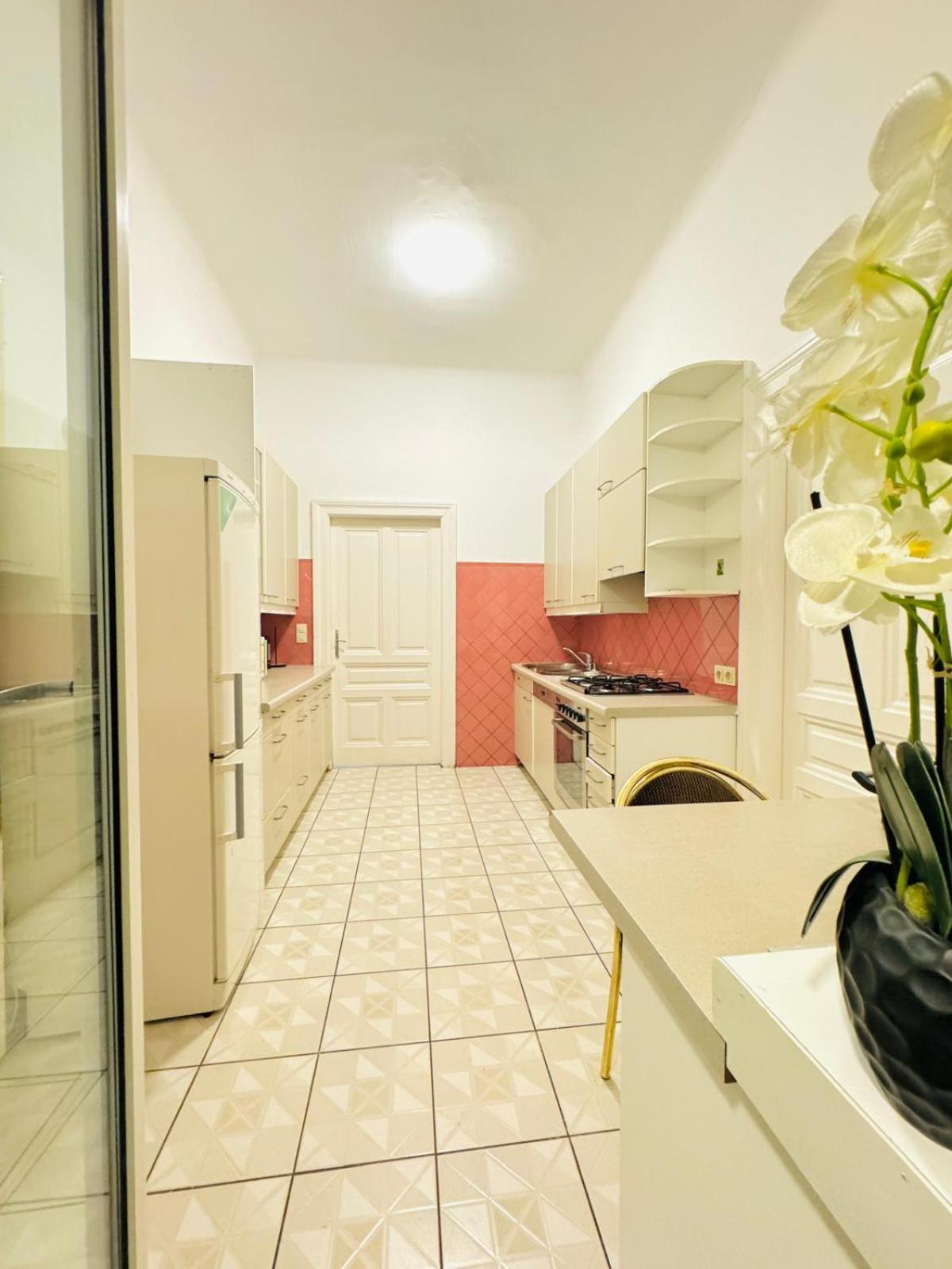 9br For 18p, 12min Walk To Augarten