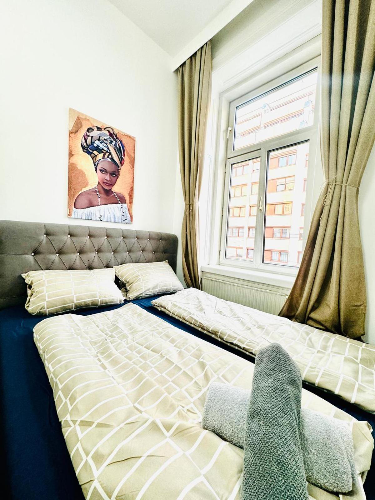 Apartment 9br For 18p, 12min Walk To Augarten Wien