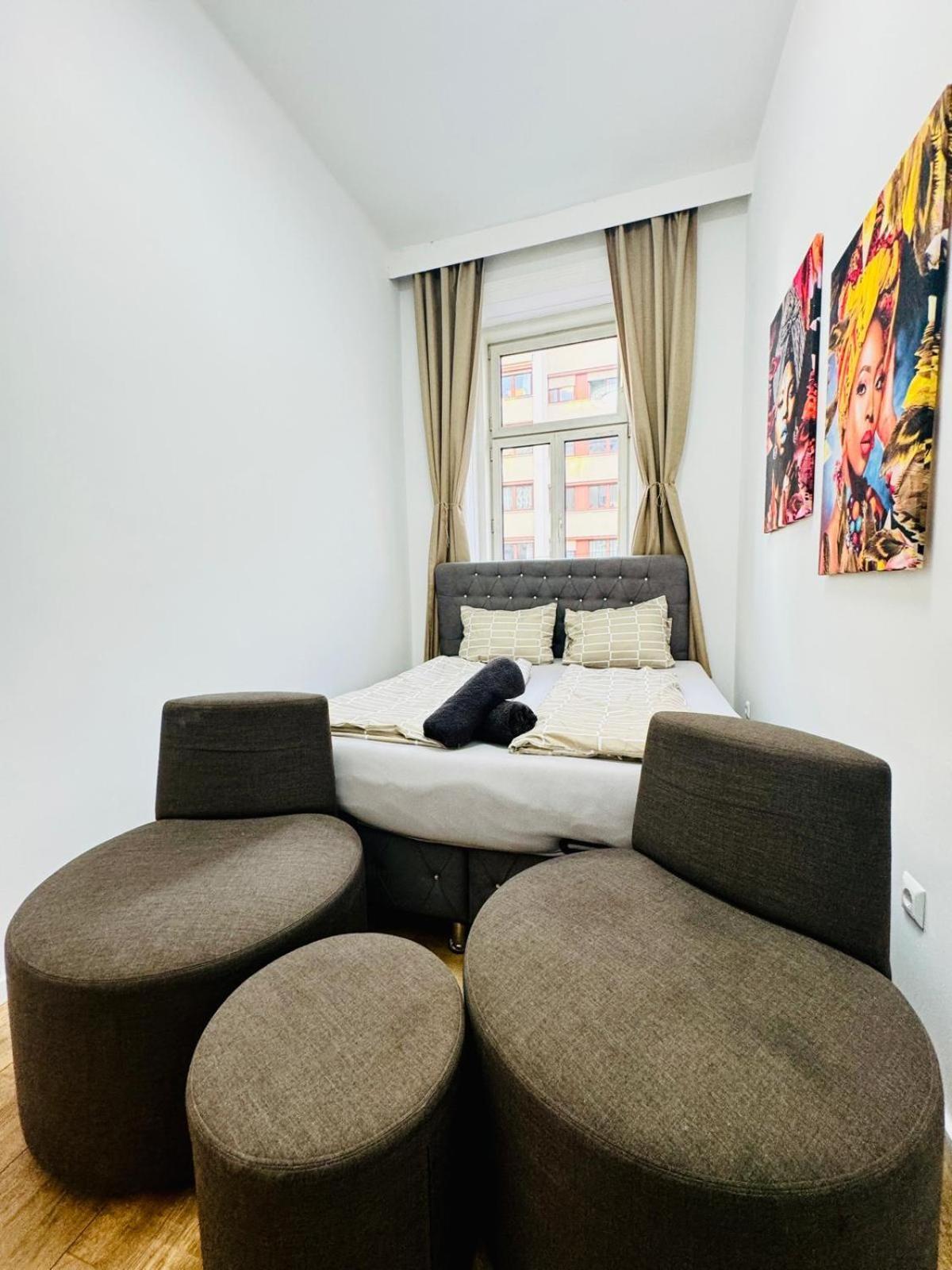 9br For 18p, 12min Walk To Augarten Apartment Wien