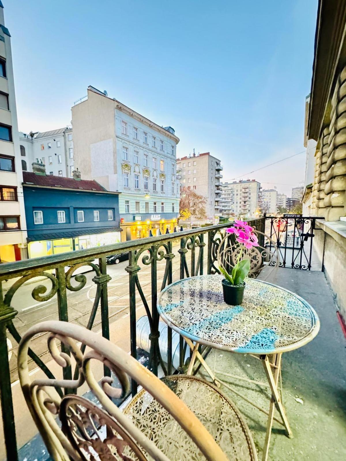 9br For 18p, 12min Walk To Augarten *
