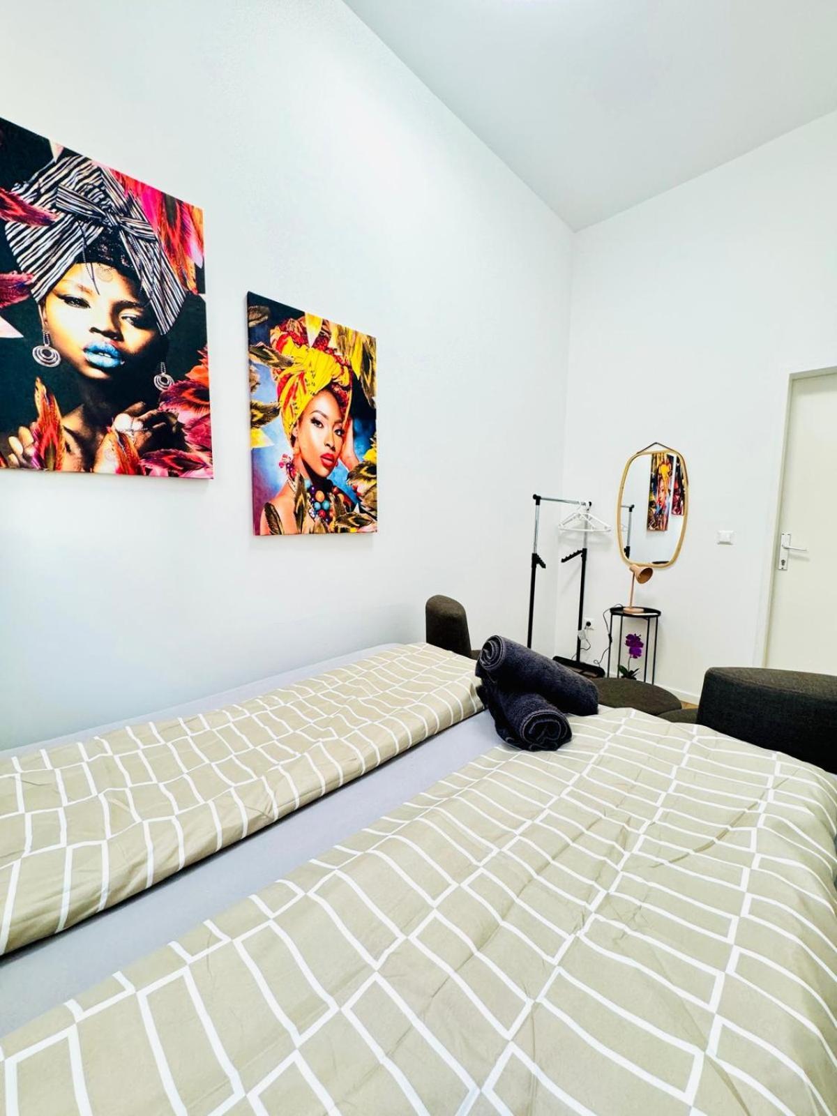 9br For 18p, 12min Walk To Augarten * Wien