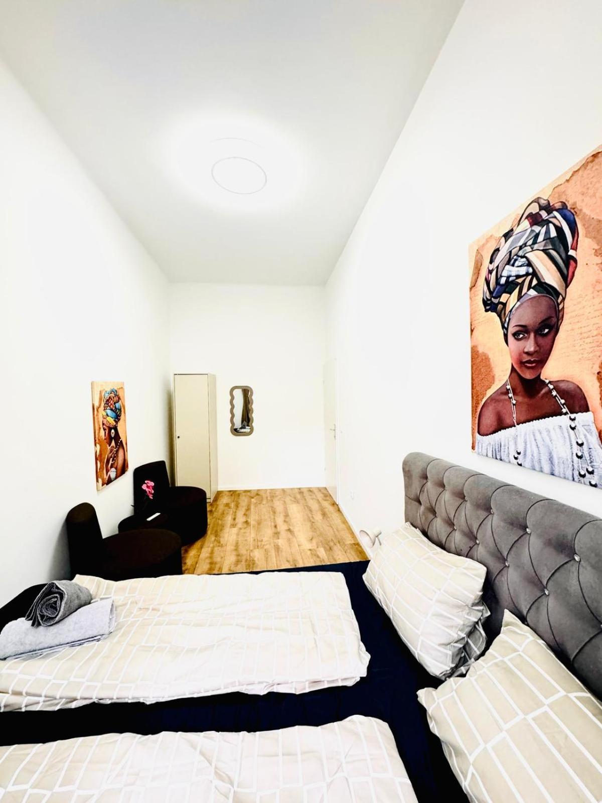 9br For 18p, 12min Walk To Augarten Wien