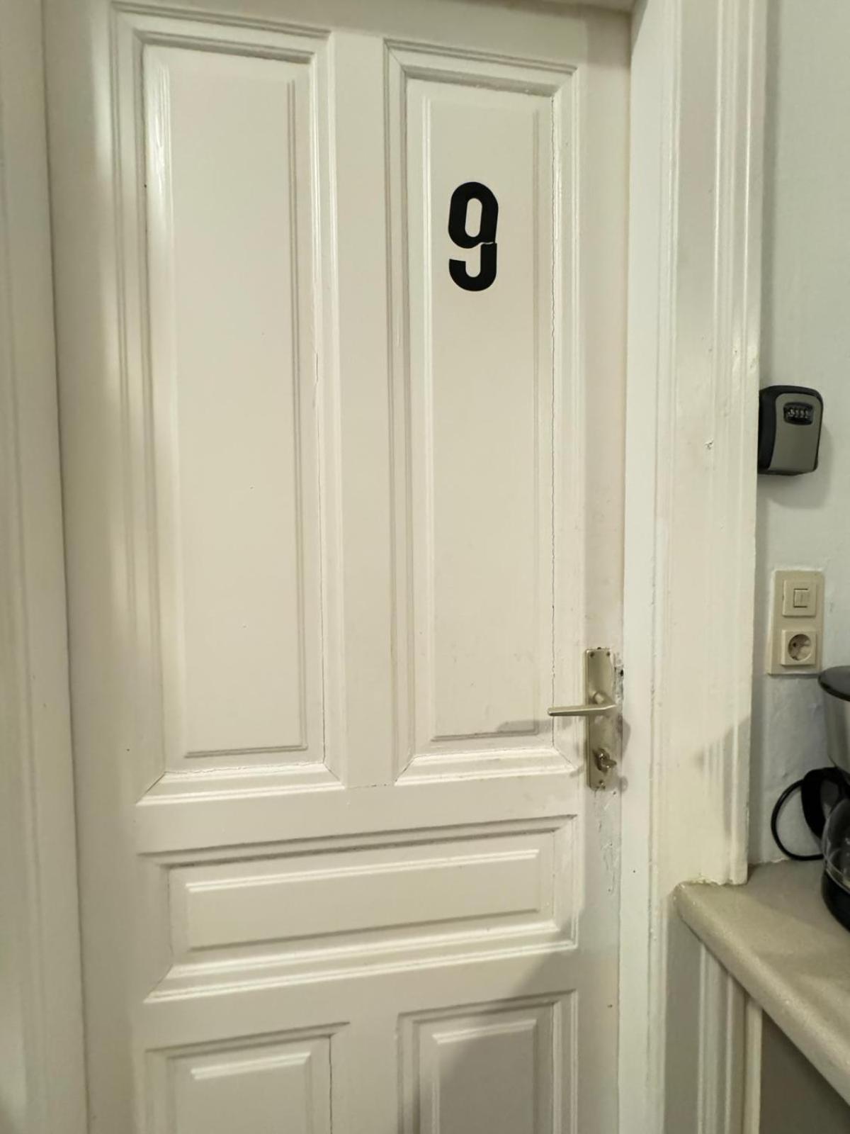 Apartment 9br For 18p, 12min Walk To Augarten Wien
