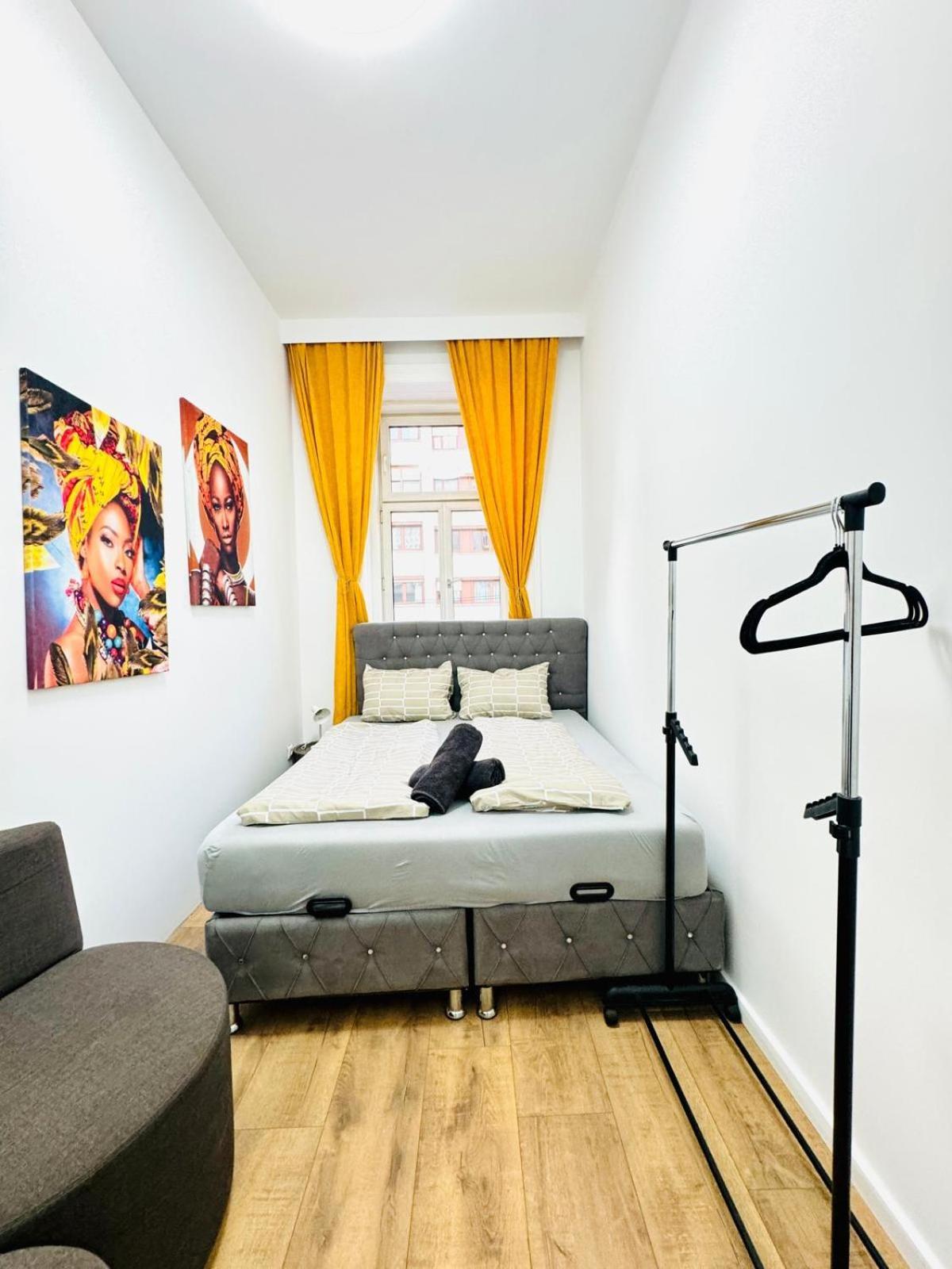 9br For 18p, 12min Walk To Augarten Apartment *
