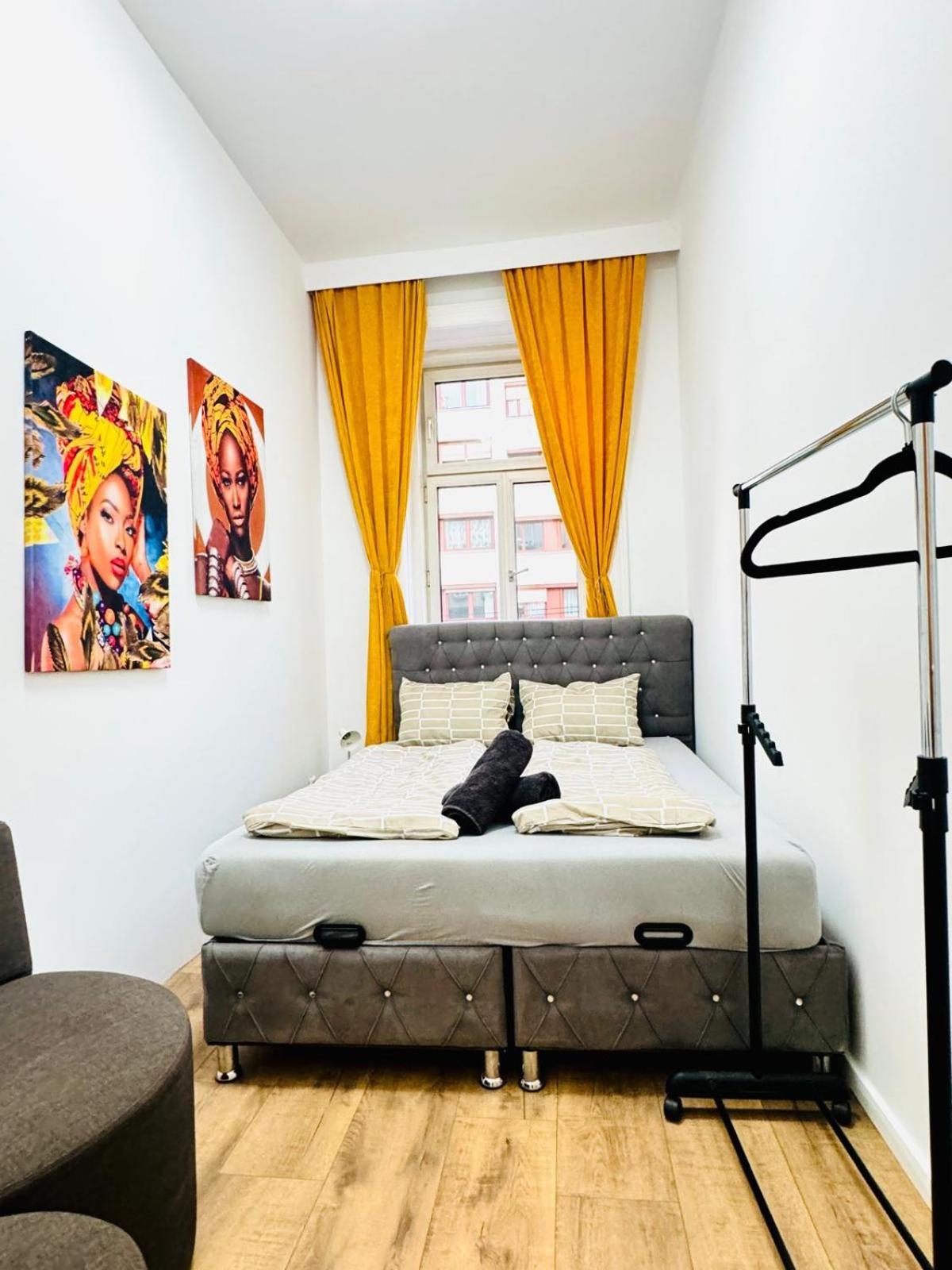Apartment 9br For 18p, 12min Walk To Augarten Wien