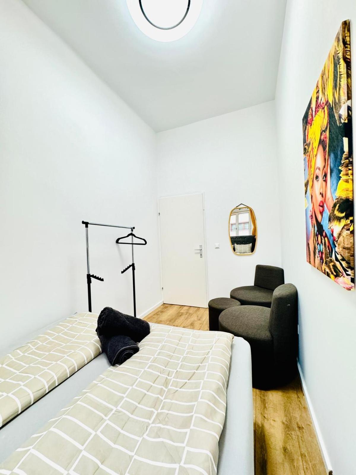 Apartment 9br For 18p, 12min Walk To Augarten *