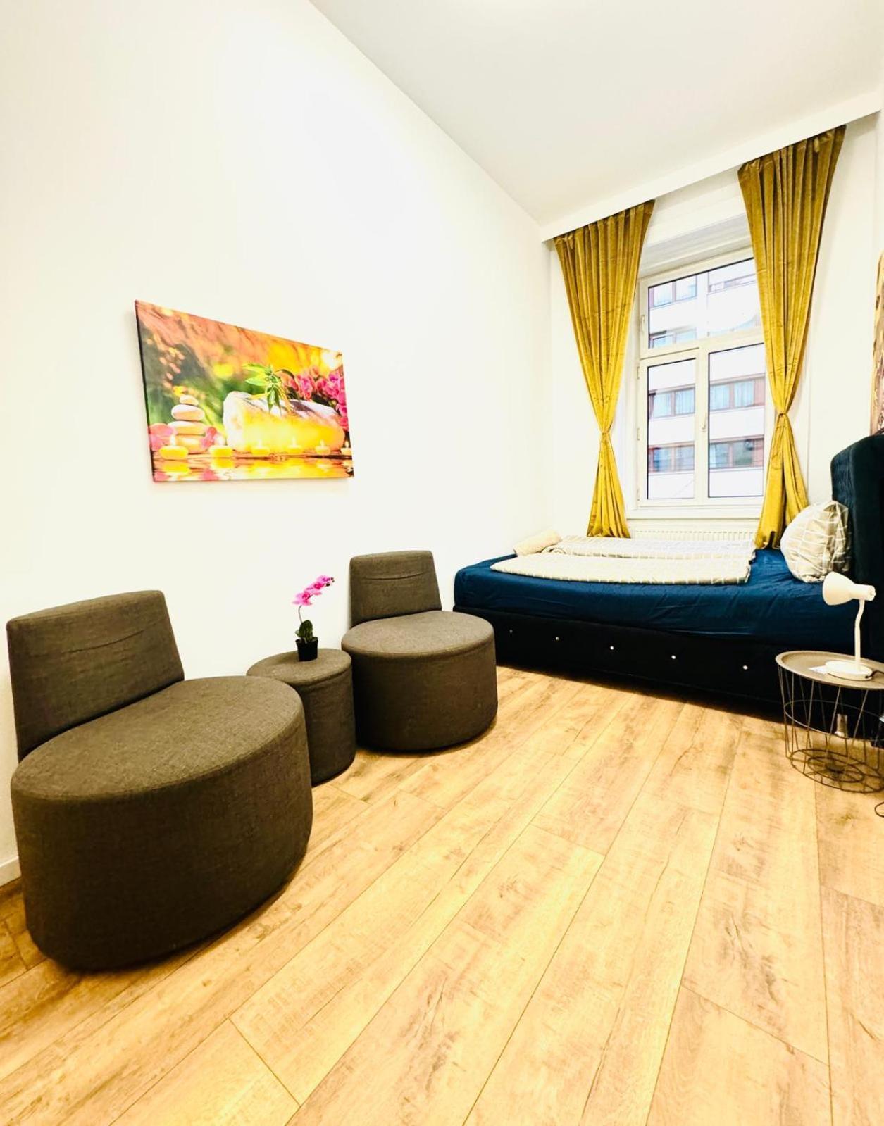 9br For 18p, 12min Walk To Augarten Apartment *