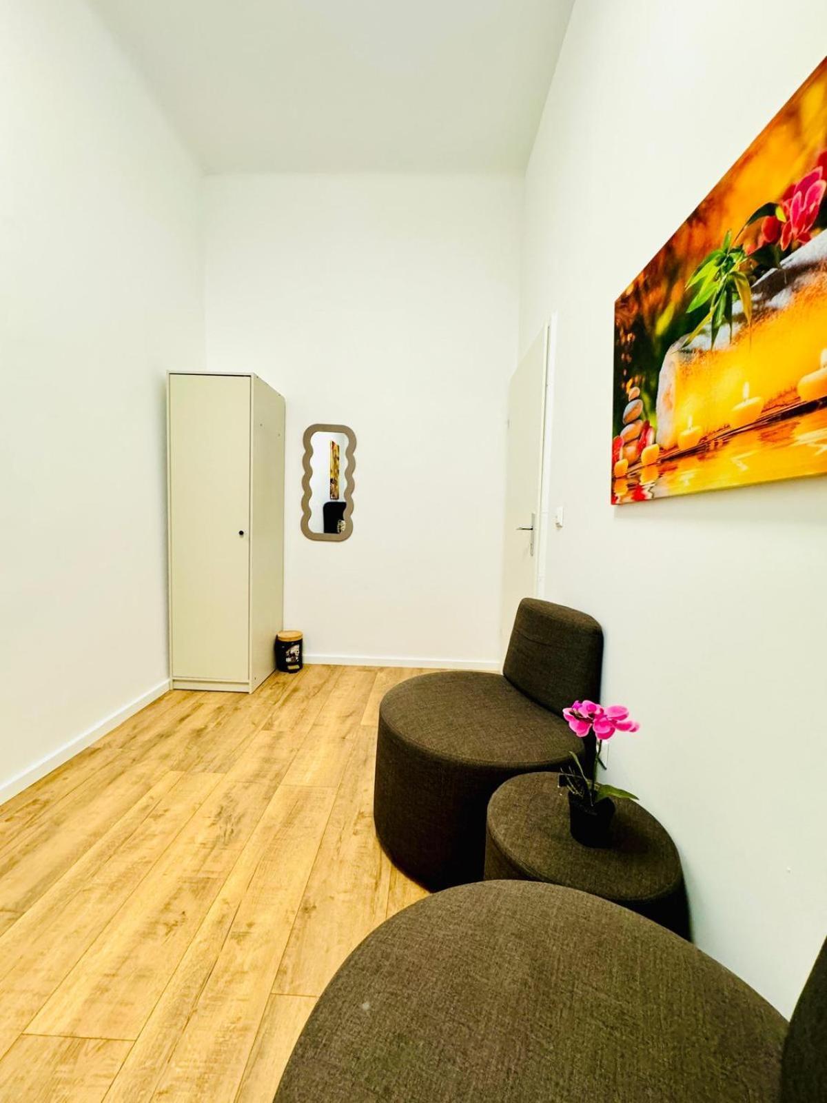9br For 18p, 12min Walk To Augarten Apartment *