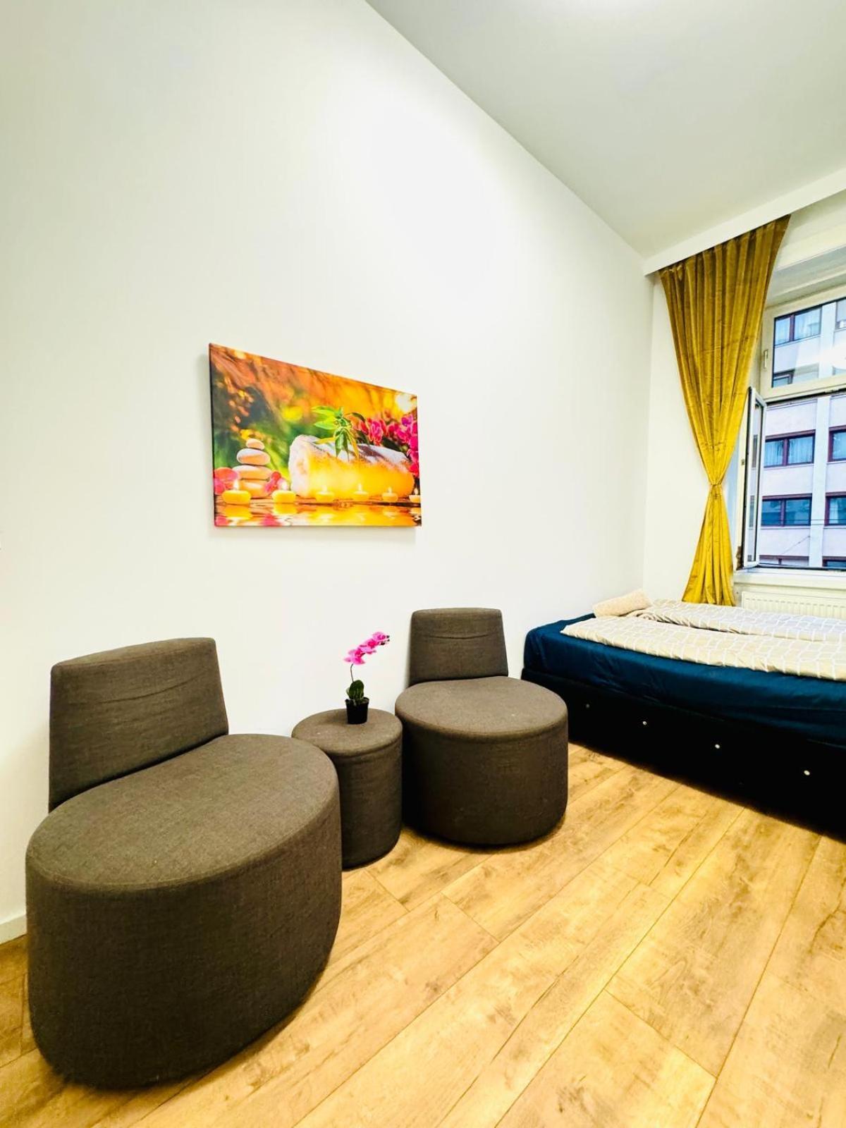 9br For 18p, 12min Walk To Augarten Apartment *