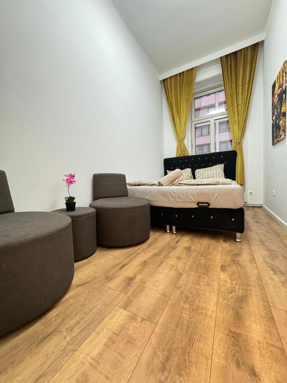 9br For 18p, 12min Walk To Augarten Apartment *