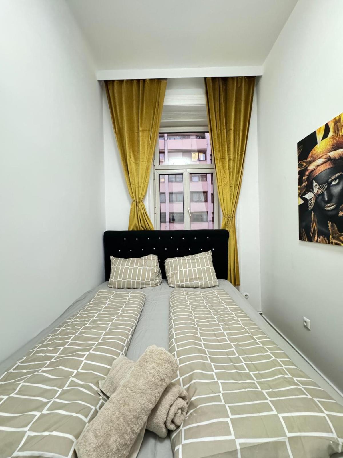 9br For 18p, 12min Walk To Augarten *