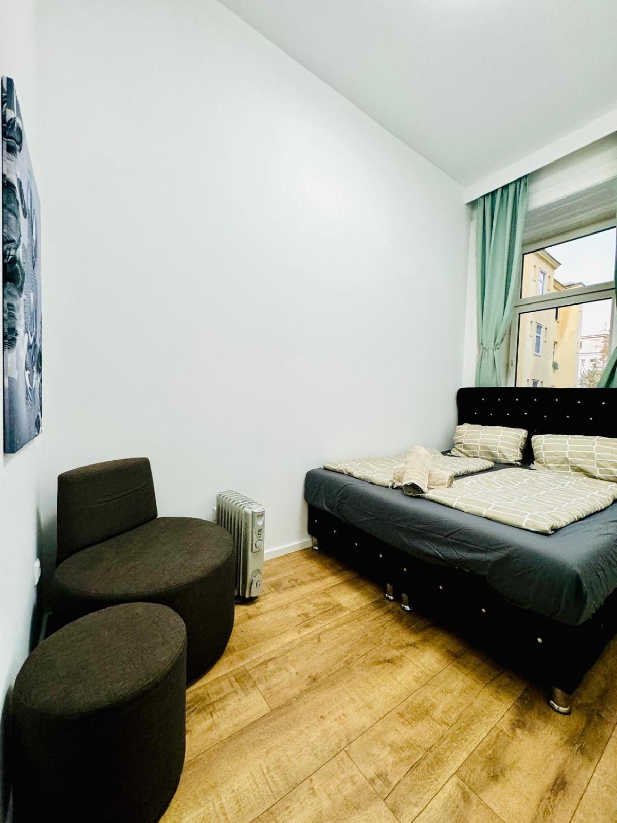 9br For 18p, 12min Walk To Augarten Apartment *